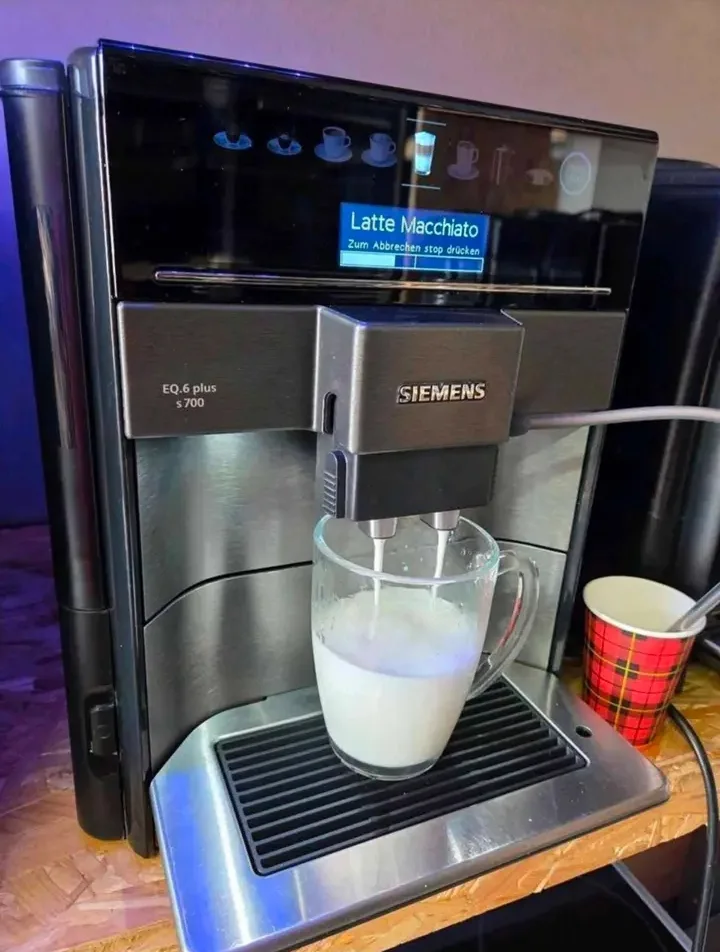 Siemens EQ.6 plus s700 Kaffeevollautomat – Bild 4