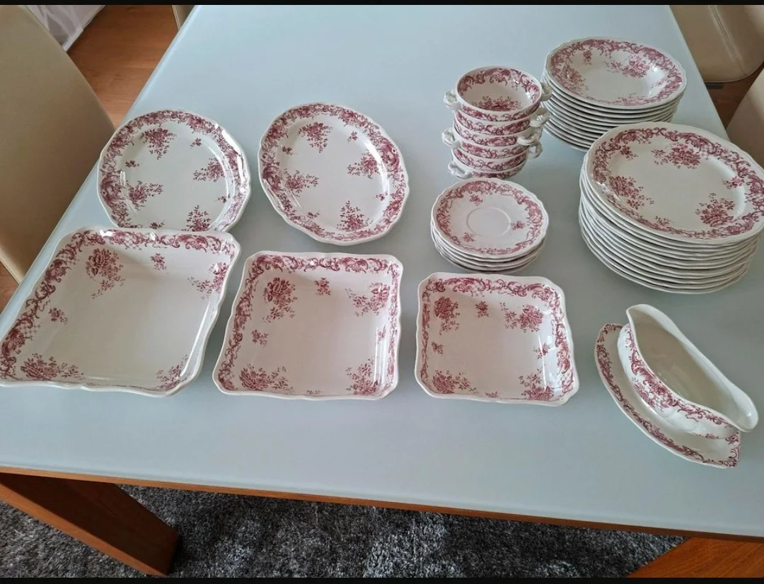Villeroy und Boch Serie Valeria rot für.12 Pers.