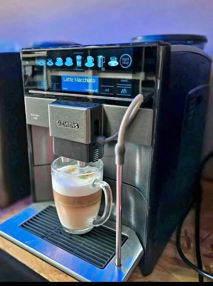 Siemens EQ.6 plus s700 Kaffeevollautomat