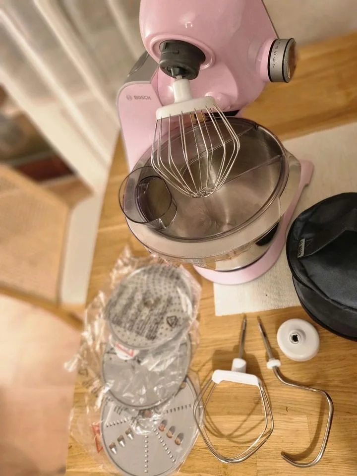 Bosch Küchenmaschine MUM5 (MUM58K20), 1000W Rosa / Zubehör – Bild 2