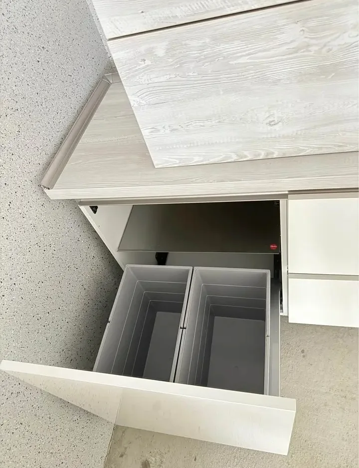 Prächtige, große Modulküche, elegant und stilvoll – Bild 4