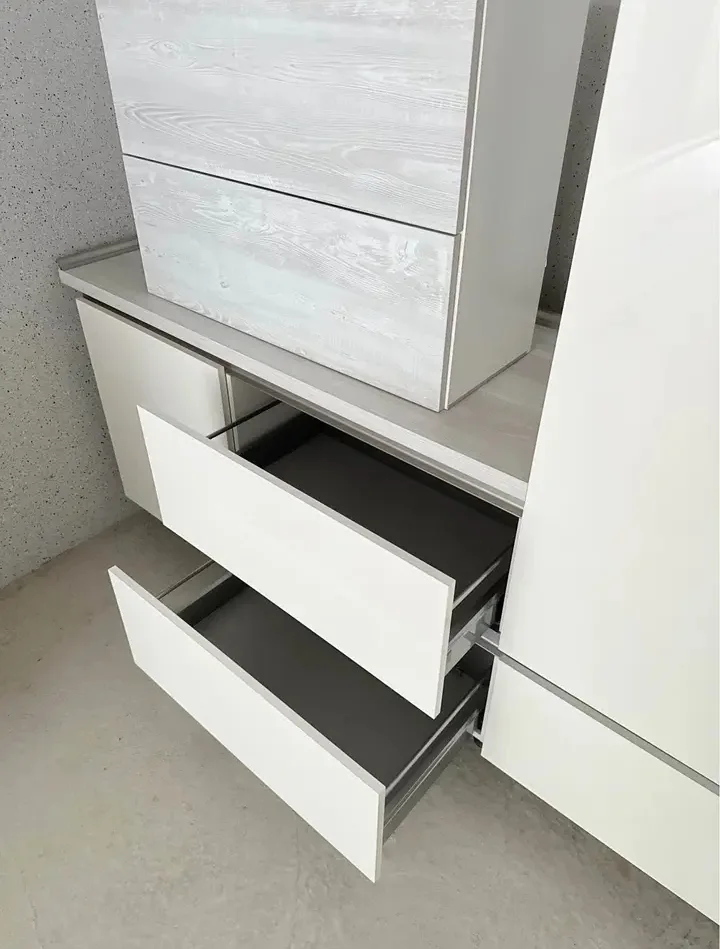 Prächtige, große Modulküche, elegant und stilvoll – Bild 3